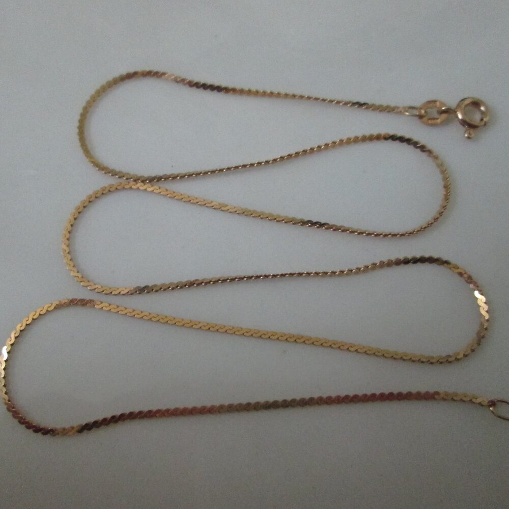 14K yellow gold Serpentine style chain